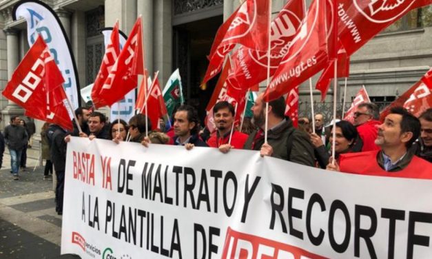 Un centenar de delegados de Liberbank rechazan en Madrid los recortes planteados por la entidad bancaria